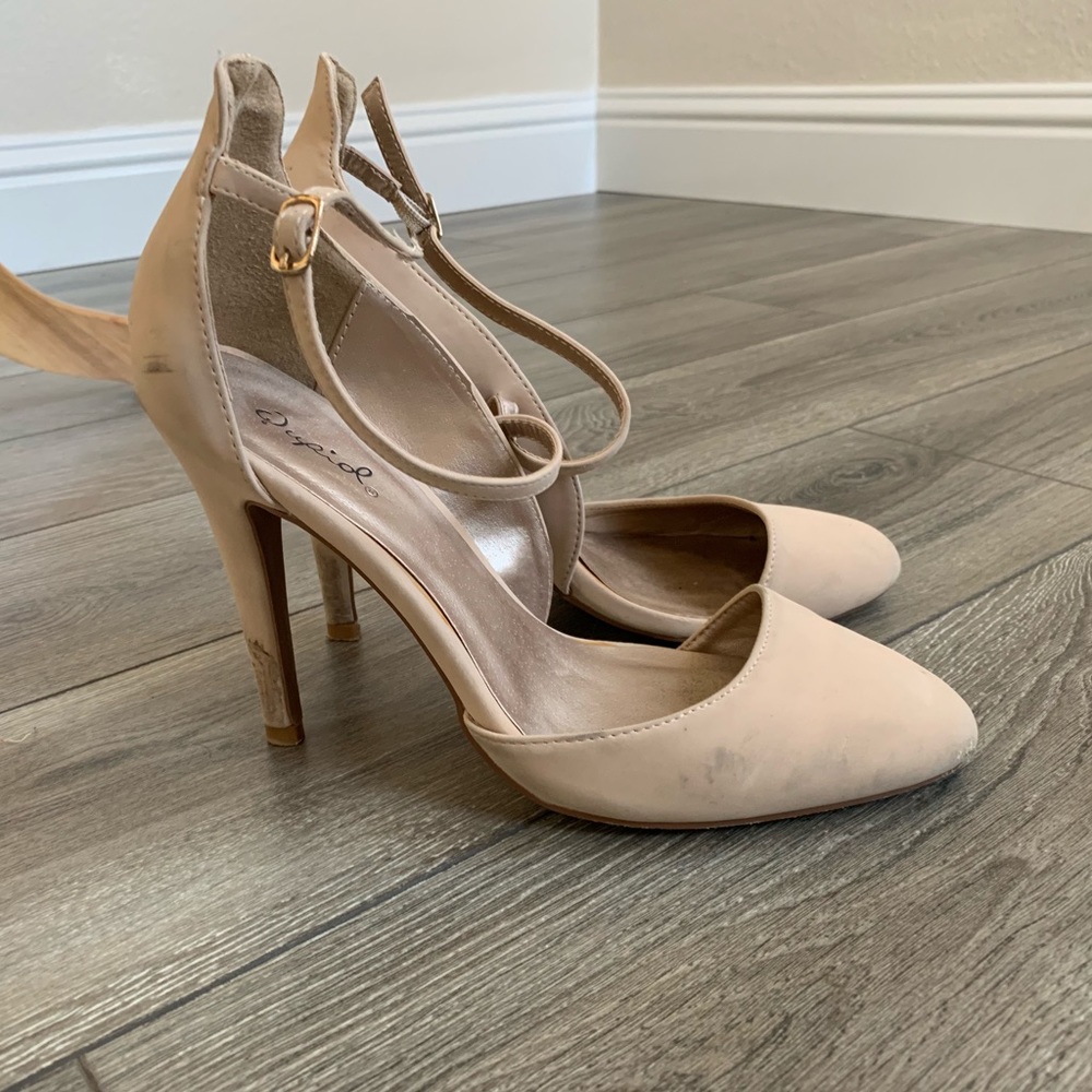 Cream Heels - Picture 2 of 3